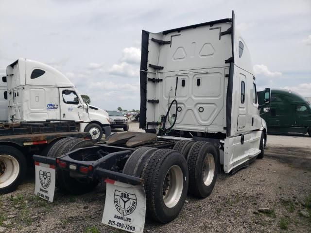 2020 Freightliner Cascadia 126