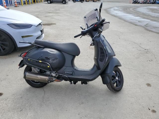 2022 Vespa GTS 300