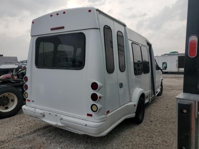 2012 Ford Econoline E350 Super Duty Cutaway Van