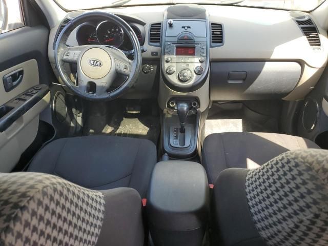 2010 KIA Soul +