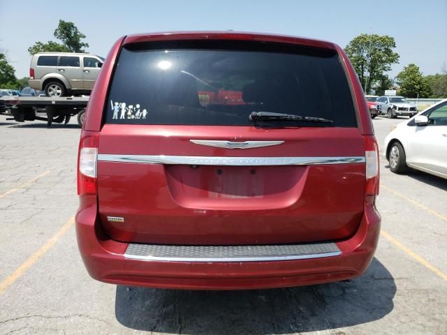 2013 Chrysler Town & Country Touring