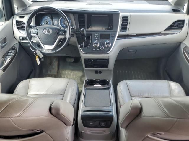 2016 Toyota Sienna XLE