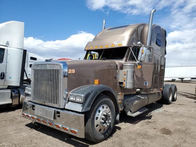 2005 Freightliner Conventional FLD132 XL Classic