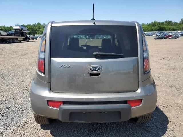 2010 KIA Soul +