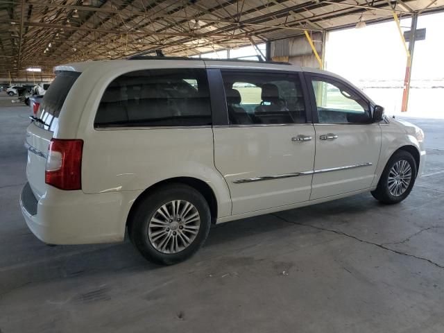 2013 Chrysler Town & Country Touring L