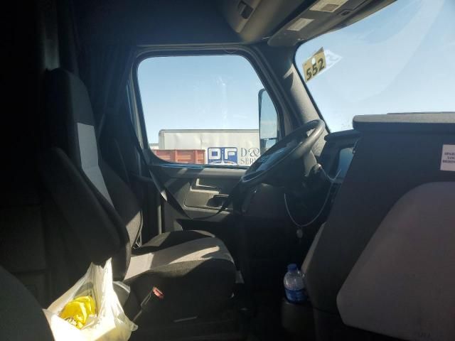 2019 Freightliner Cascadia 126