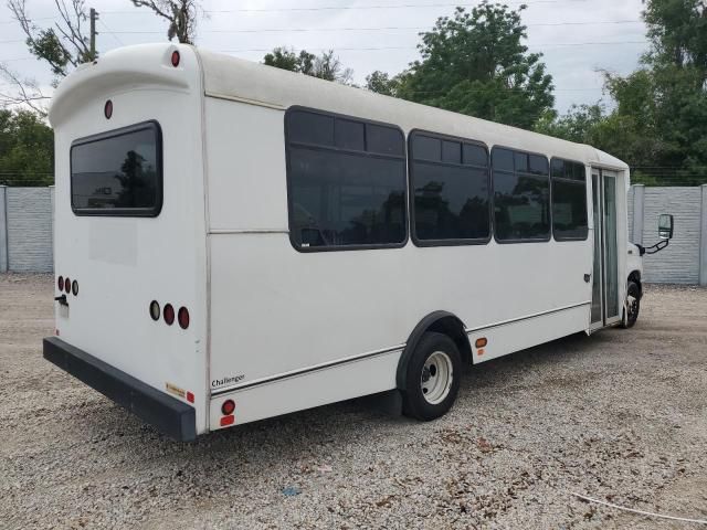 2019 Ford Econoline E450 Super Duty Cutaway Van