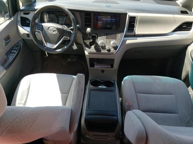 2016 Toyota Sienna LE