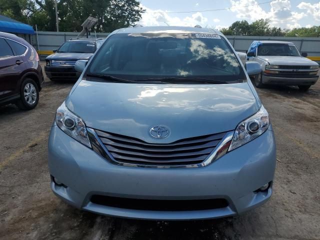 2017 Toyota Sienna XLE