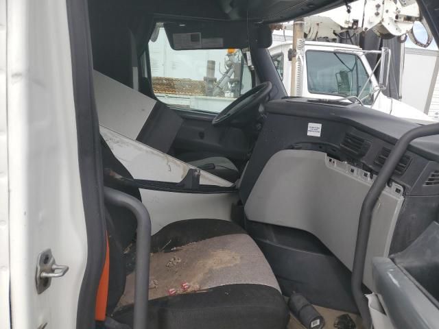 2020 Freightliner Cascadia 126