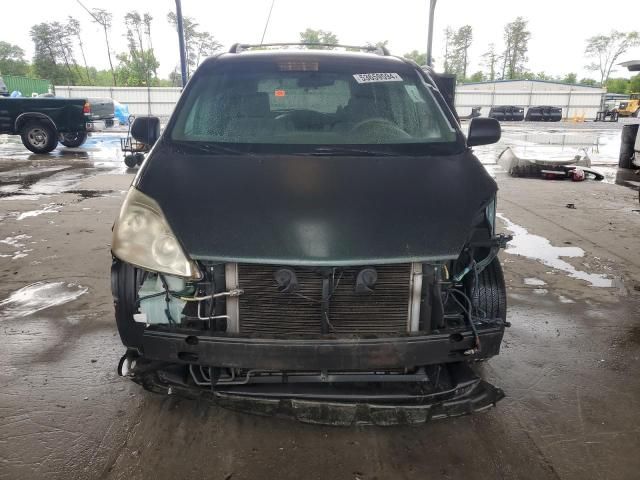 2005 Toyota Sienna CE