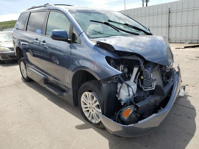 2017 Toyota Sienna XLE