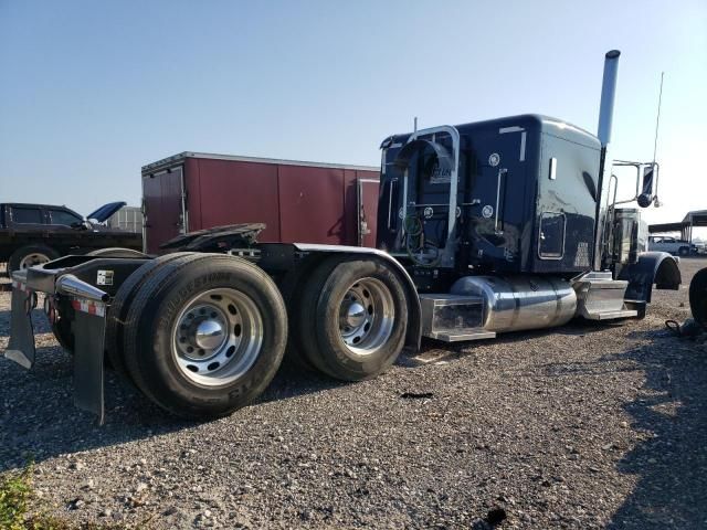 2022 Peterbilt 389