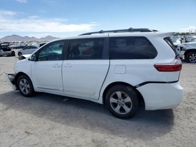 2017 Toyota Sienna LE