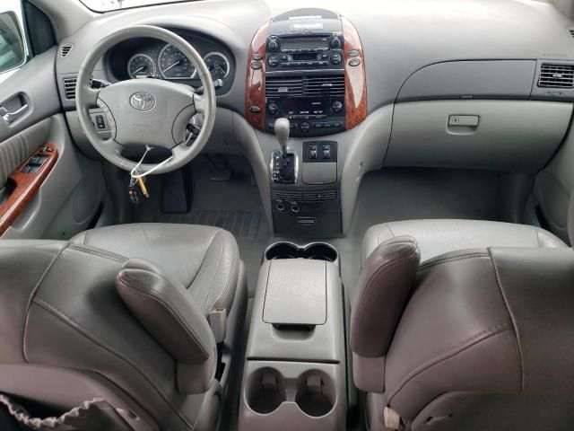 2004 Toyota Sienna XLE