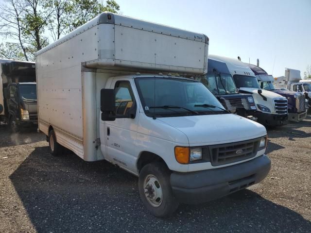 2006 Ford Econoline E450 Super Duty Cutaway Van