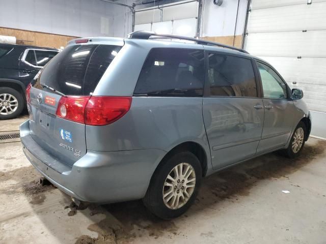 2010 Toyota Sienna XLE