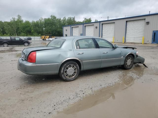 2006 Lincoln Town Car Signature Limited