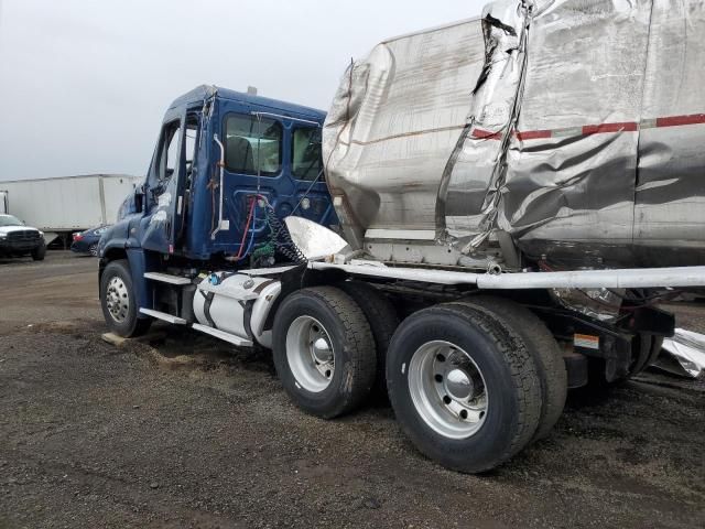 2014 Freightliner Cascadia 125