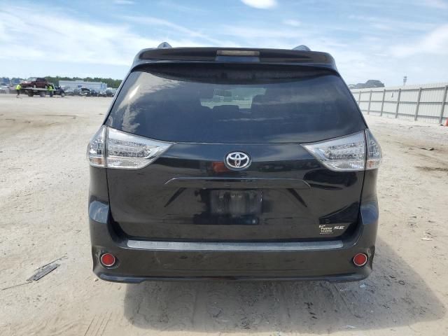 2016 Toyota Sienna SE