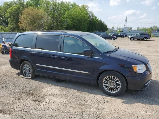 2013 Chrysler Town & Country Touring L