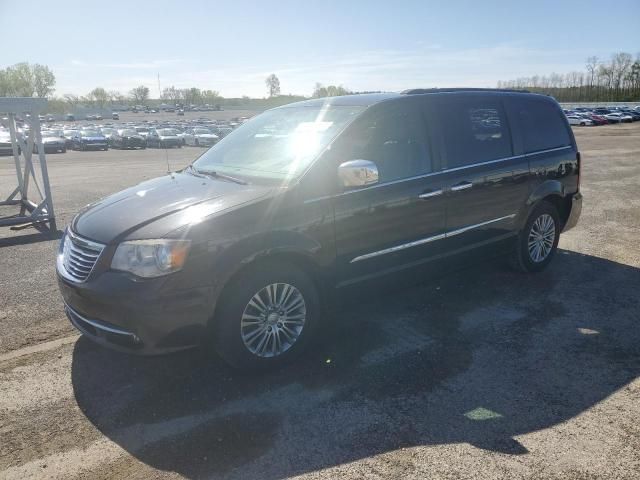 2014 Chrysler Town & Country Touring L