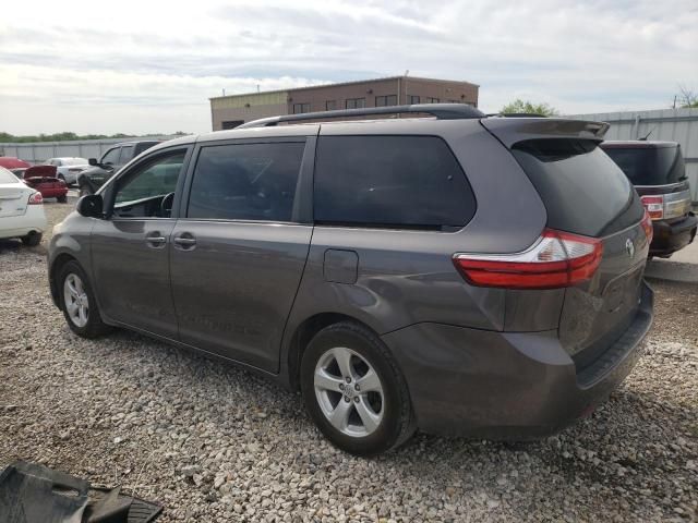 2017 Toyota Sienna LE