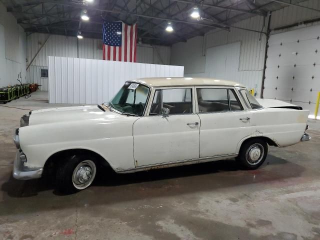 1966 Mercedes-Benz 230