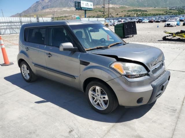 2011 KIA Soul +