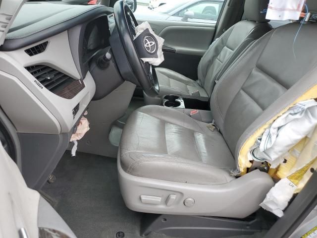 2016 Toyota Sienna XLE