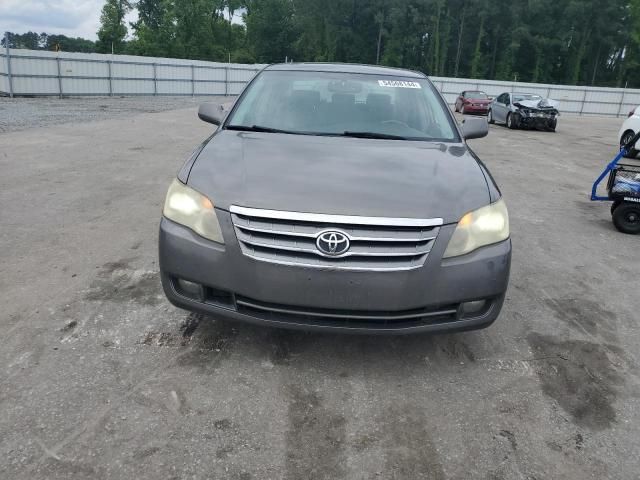 2005 Toyota Avalon XL