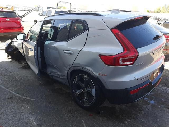 2024 Volvo XC40 Core