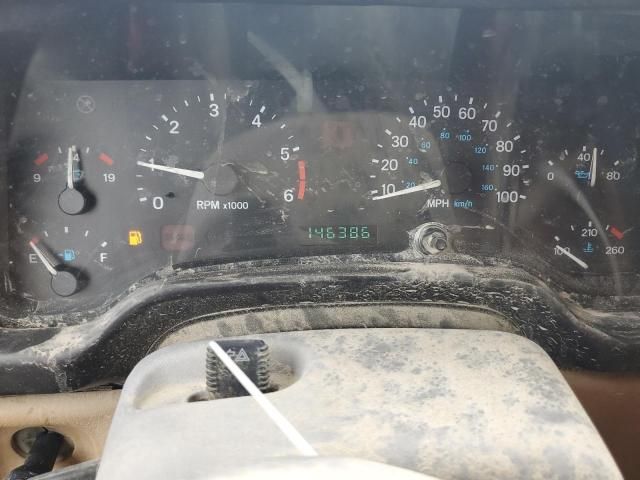 1999 Jeep Wrangler / TJ Sahara