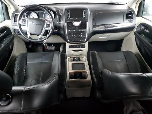 2011 Chrysler Town & Country Touring L