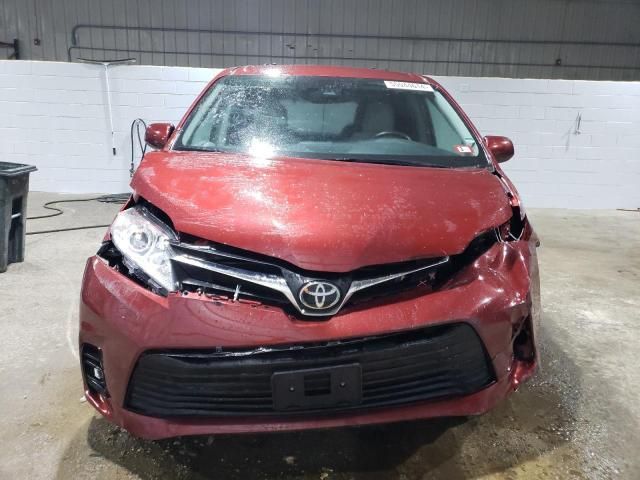 2019 Toyota Sienna LE