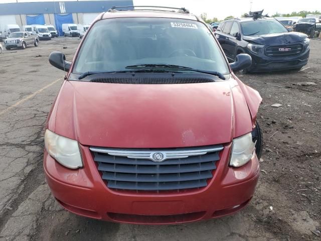 2005 Chrysler Town & Country Touring