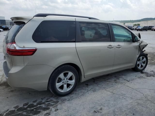 2017 Toyota Sienna LE