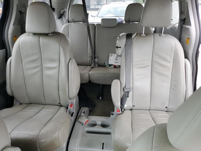 2013 Toyota Sienna XLE