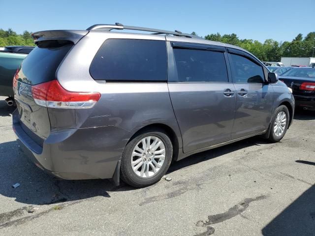 2011 Toyota Sienna XLE