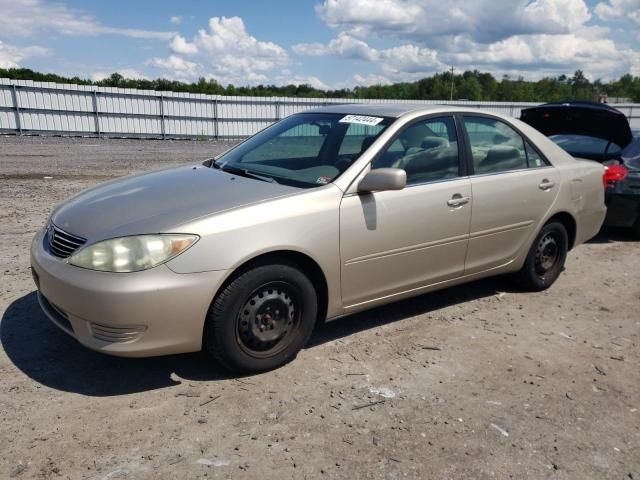 2005 Toyota Camry LE