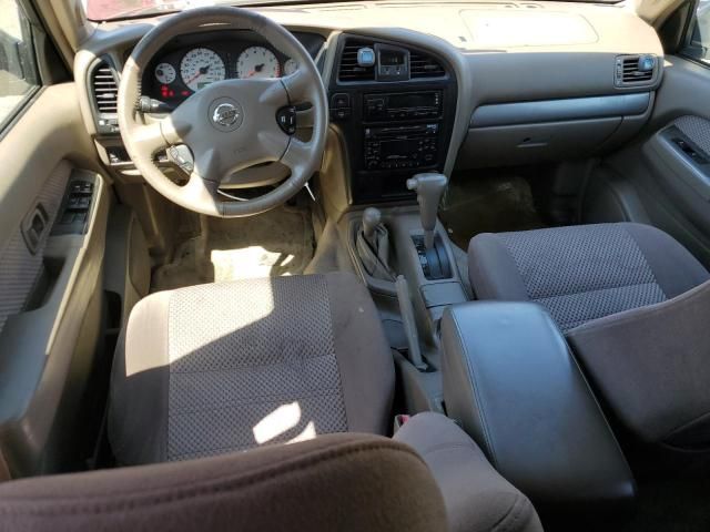 2004 Nissan Pathfinder LE