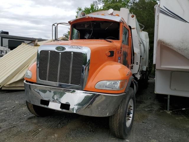 2018 Peterbilt 348