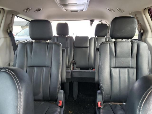 2014 Chrysler Town & Country Touring