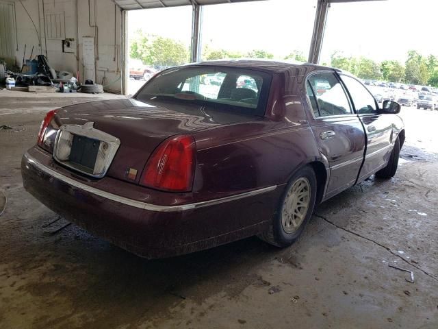 2002 Lincoln Town Car Signature