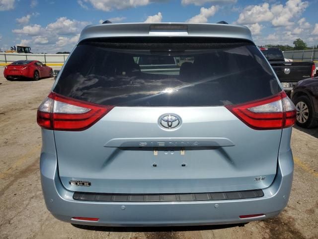 2017 Toyota Sienna XLE