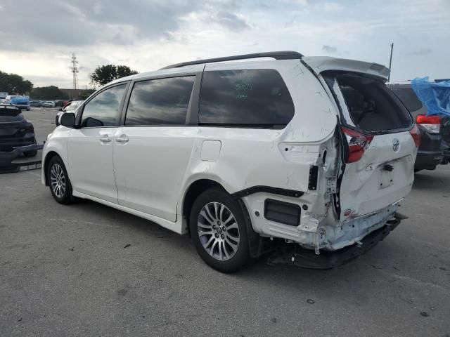 2018 Toyota Sienna XLE