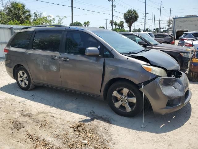 2013 Toyota Sienna LE