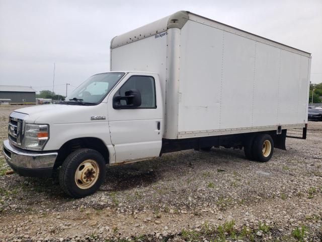 2016 Ford Econoline E450 Super Duty Cutaway Van