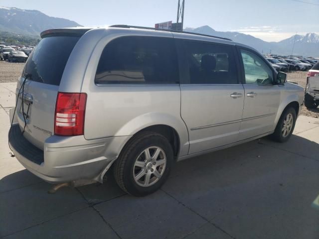 2010 Chrysler Town & Country Touring