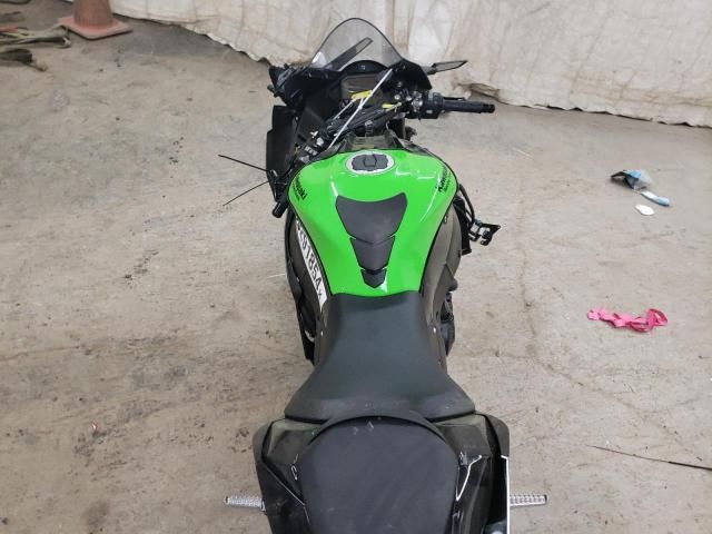 2022 Kawasaki ZX1002 L